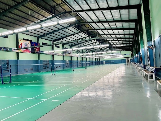 Lối đi rộng rãi giữa các sân cầu lông tại Đức Kim, Quận 12