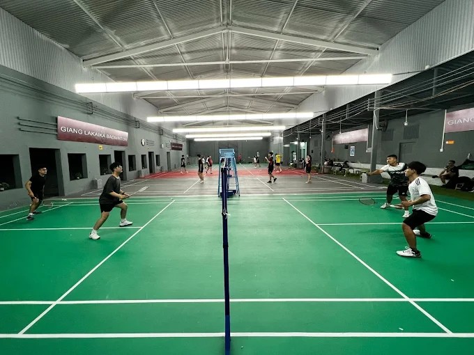Sân cầu lông Giang Lakaika