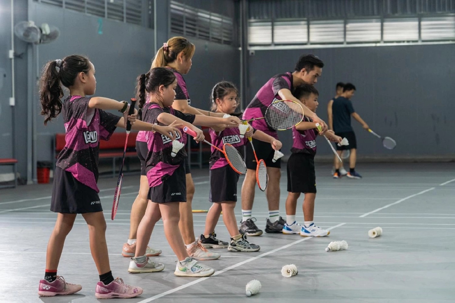 Sân cầu lông R Sport