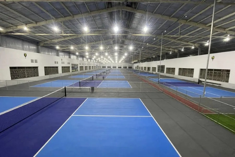 Toàn cảnh 14 sân Pickleball Hoàng Gia trong nhà