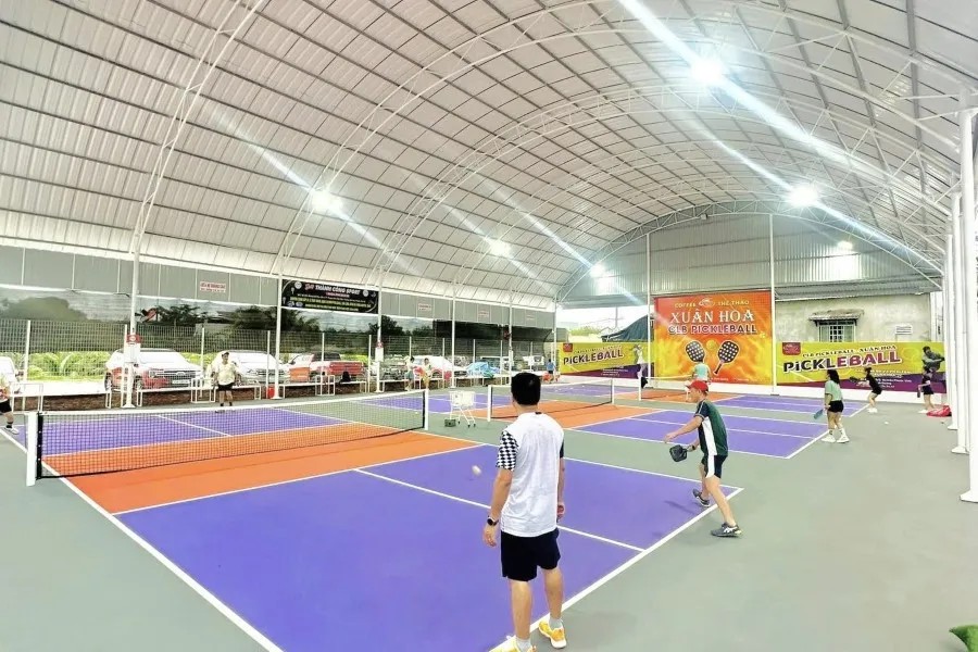 Ba sân Pickleball Xuân Hòa dưới mái che