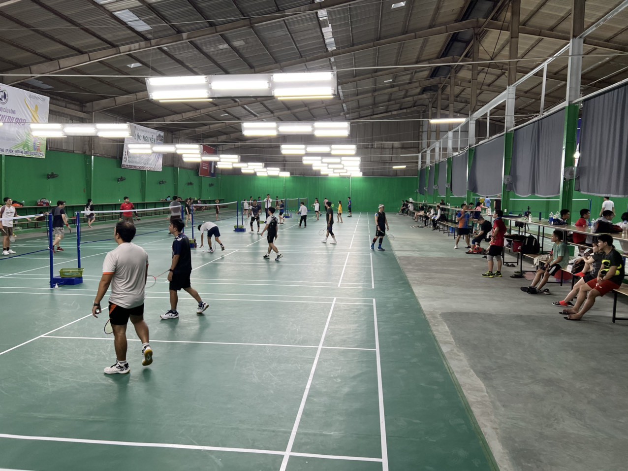 Sân tập luyện chuyên nghiệp tại Câu lạc bộ Cầu lông An Phú
