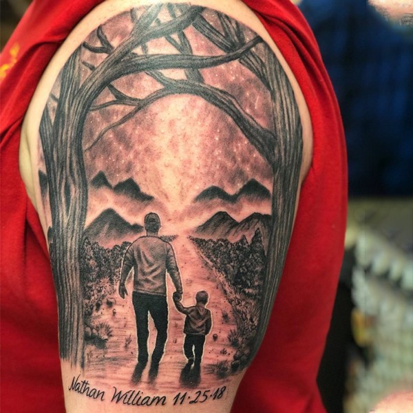 Hình ảnh cha và con gái dưới bóng cây với ý nghĩa che chở, bảo vệ