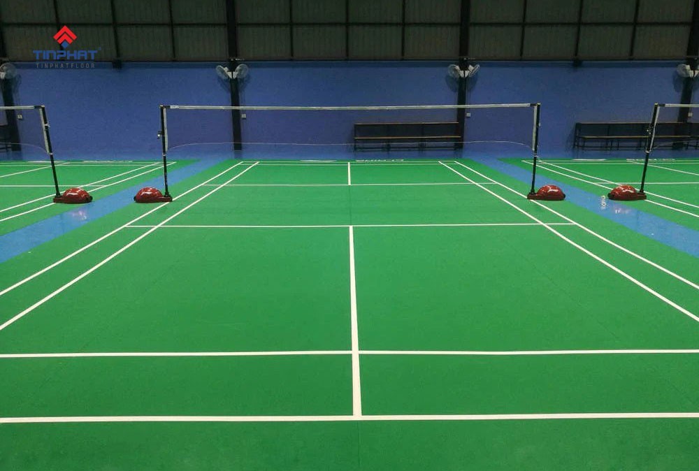 thi cong san cau long 1