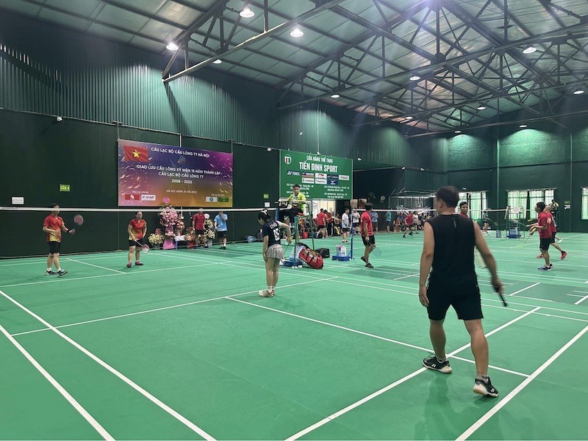 Tiến Dinh Sport hỗ trợ tổ chức sự kiện, giải đấu cầu lông cùng các khóa học dành cho mọi trình độ