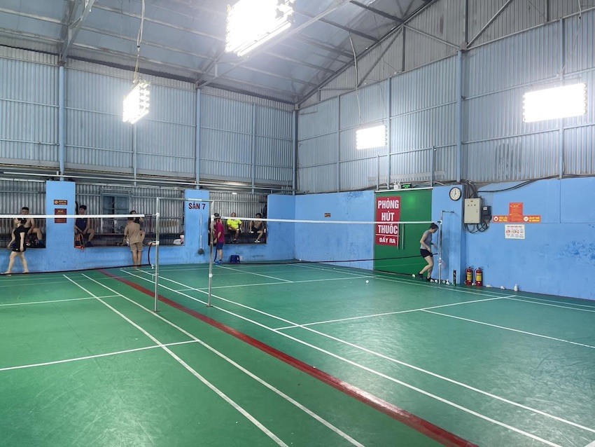 trung tam tdtt san cau long so huu 7 san dap ung tieu chuan thi dau 1