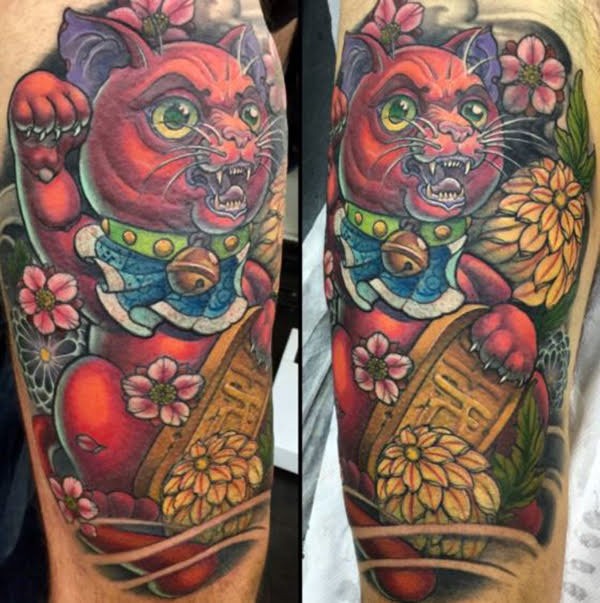 Hình xăm mèo thần tài màu đỏ