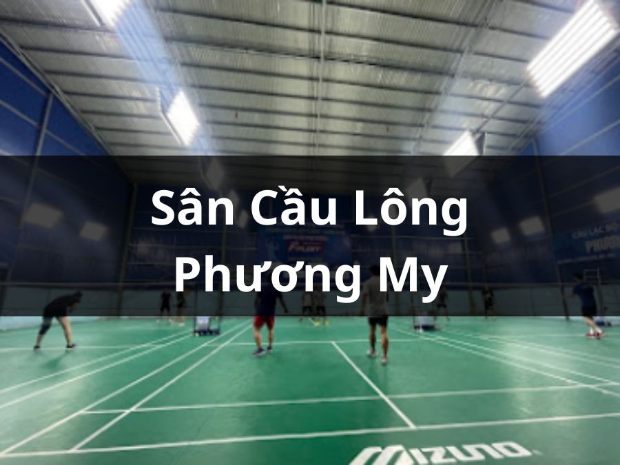Cảnh một sân cầu lông với người chơi