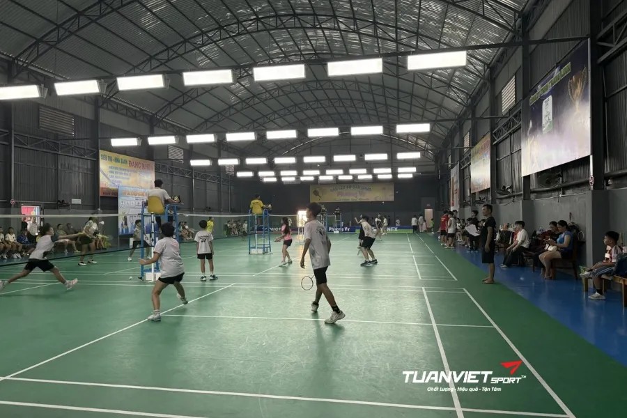CLB cầu lông Phương Vy