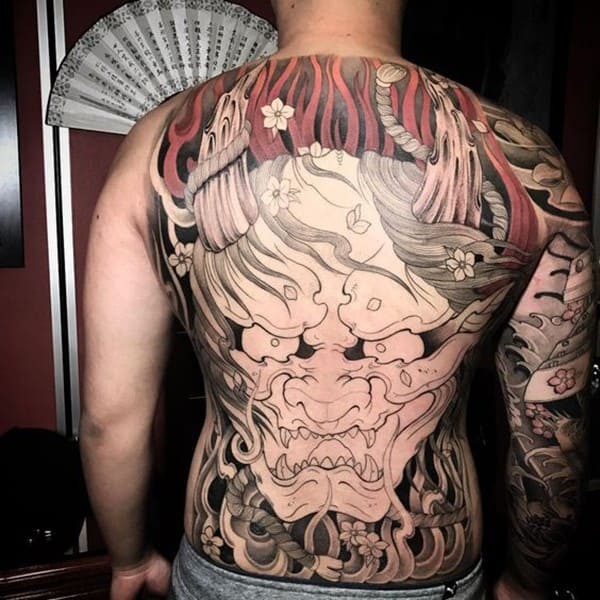 Hình xăm quỷ Hannya kín lưng