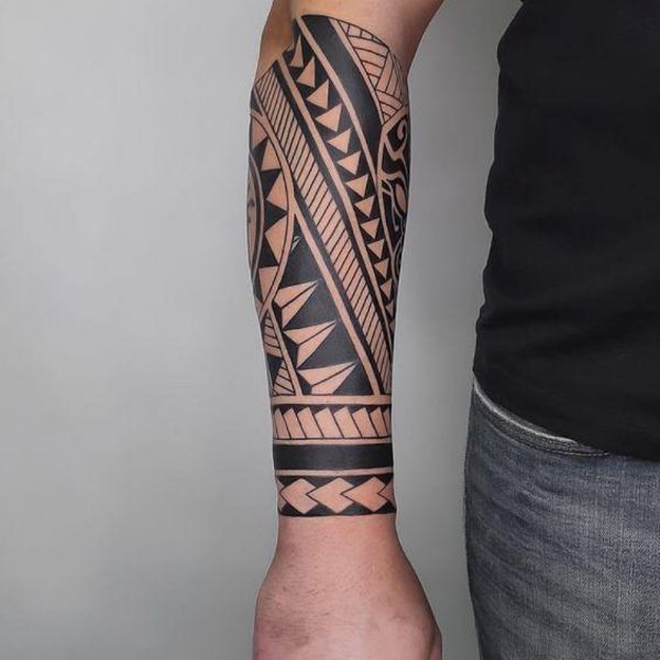 Hình xăm Maori trên cánh tay