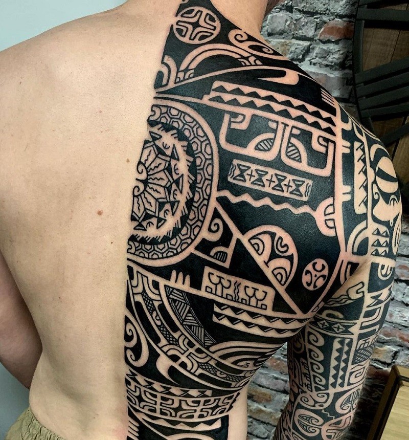 Hình xăm Maori trên vai