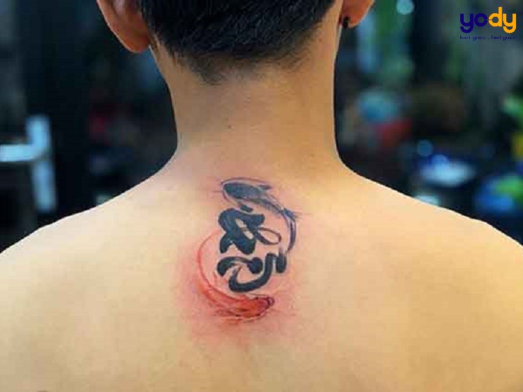Hình xăm gáy - Sự kết hợp hoàn hảo của sắc đẹp và sự dũng cảm