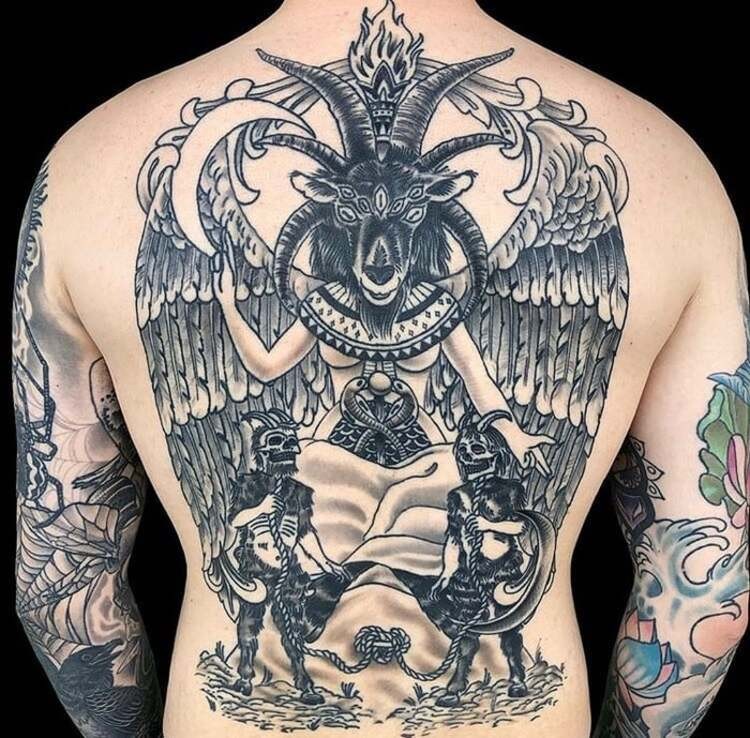 Sự cân bằng giữa thiện và ác qua hình xăm Baphomet