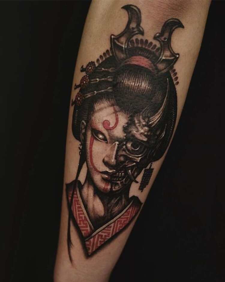 Khuôn mặt dữ tợn của Quỷ Hannya