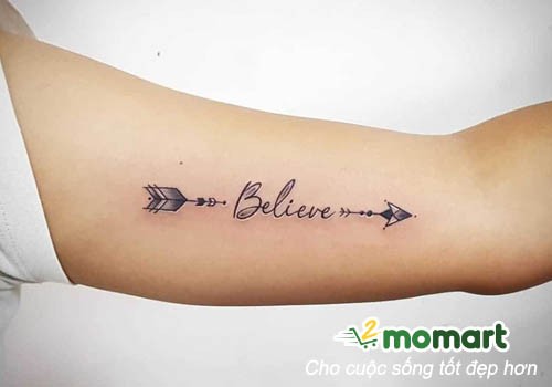 Phụ nữ xăm chữ trên cánh tay thể hiện sự nữ tính và tình cảm