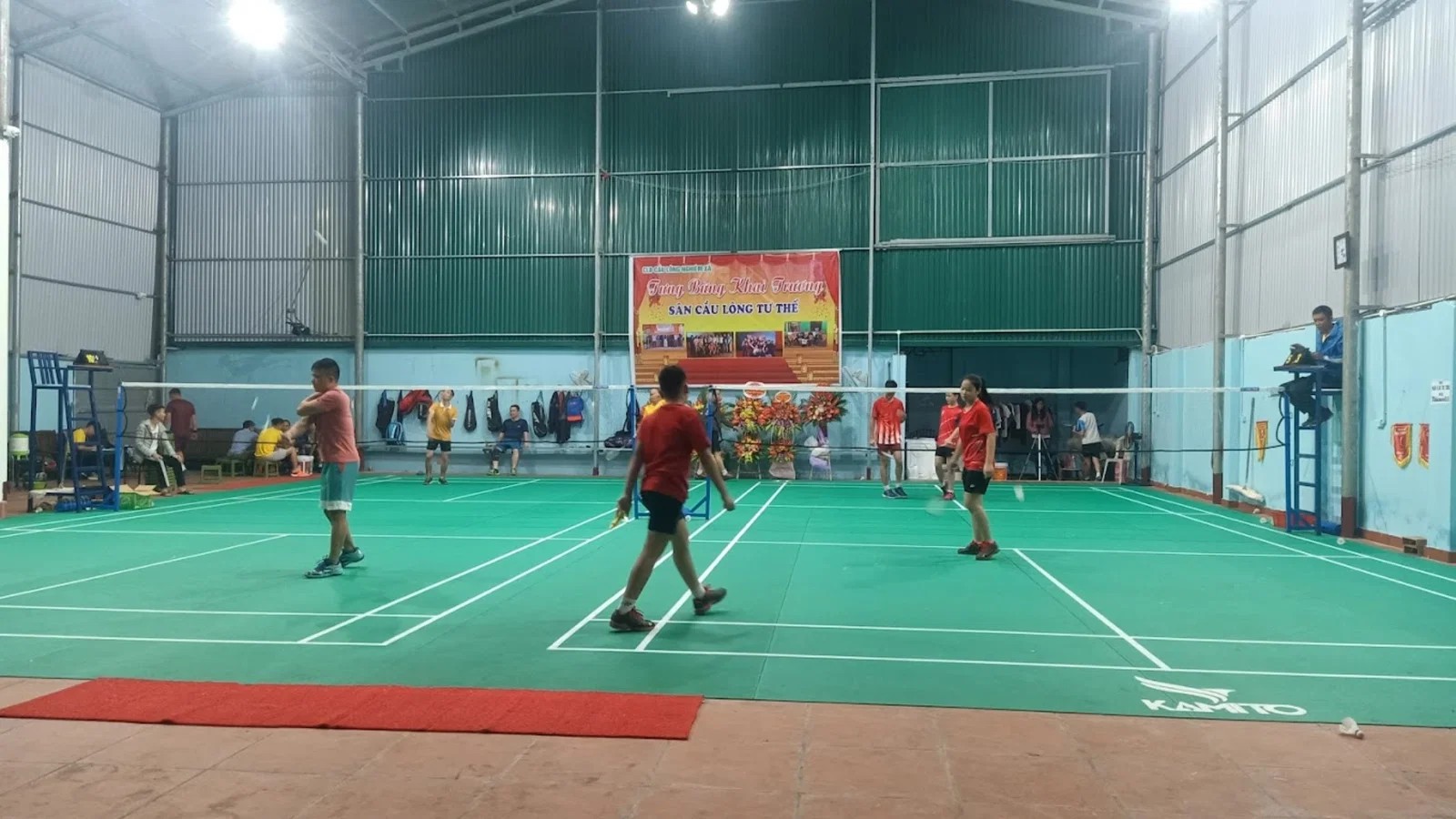 Sân cầu lông Trần Đại Nghĩa với không gian thoáng đãng