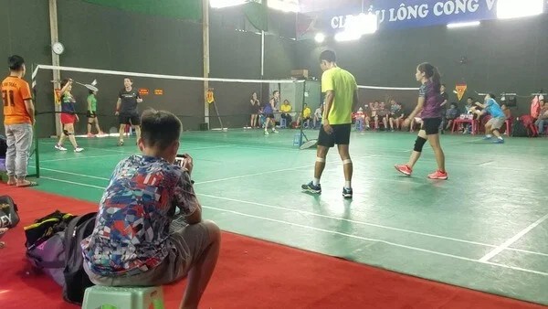 Sân cầu lông tại Công Viên Thống Nhất