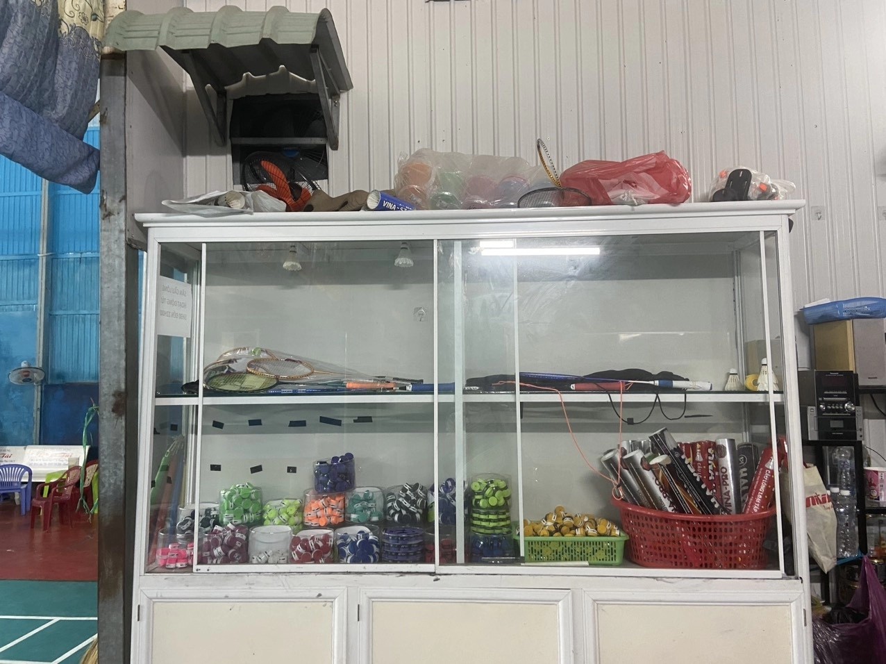 Tiện ích sân cầu lông 71 Trần Phú