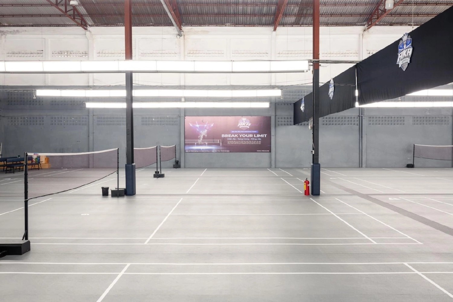 Bảng giá thuê sân cầu lông Aka Badminton Center