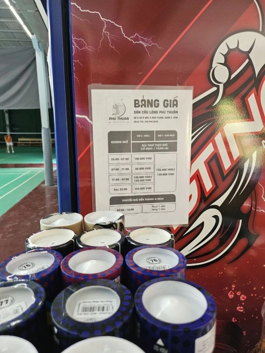 Bảng giá thuê sân cầu lông Phú Thuận