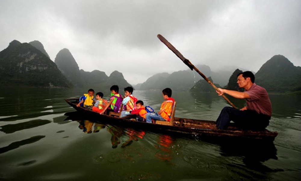 Ngày Nhà giáo Việt Nam 20/11 tôn vinh "những người lái đò thầm lặng"