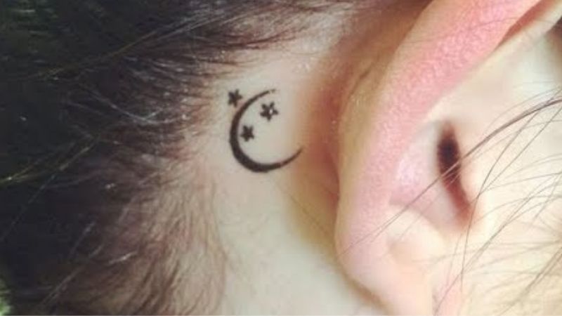 Hình xăm mặt trăng và sao