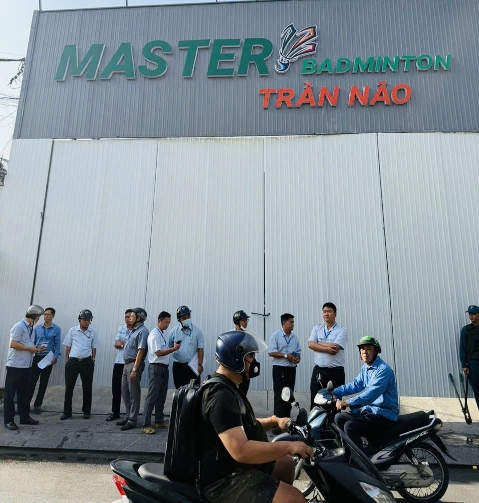 Cụm sân thể thao xây dựng không phép tại phường An Khánh bị cưỡng chế tháo dỡ