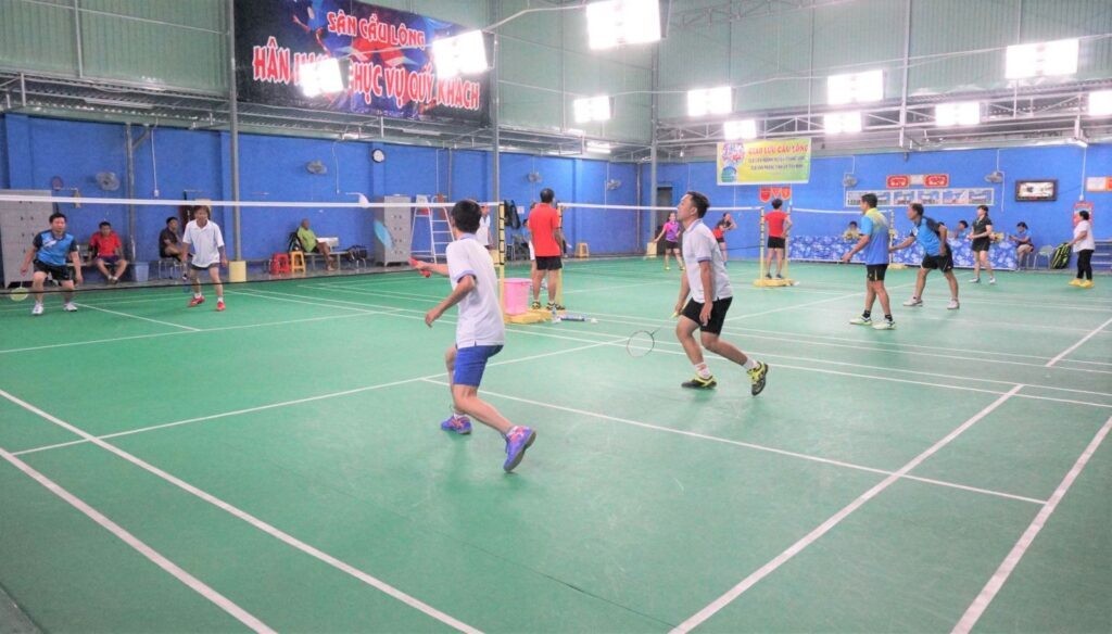 Cận cảnh một góc sân cầu lông Nguyễn Tri Phương