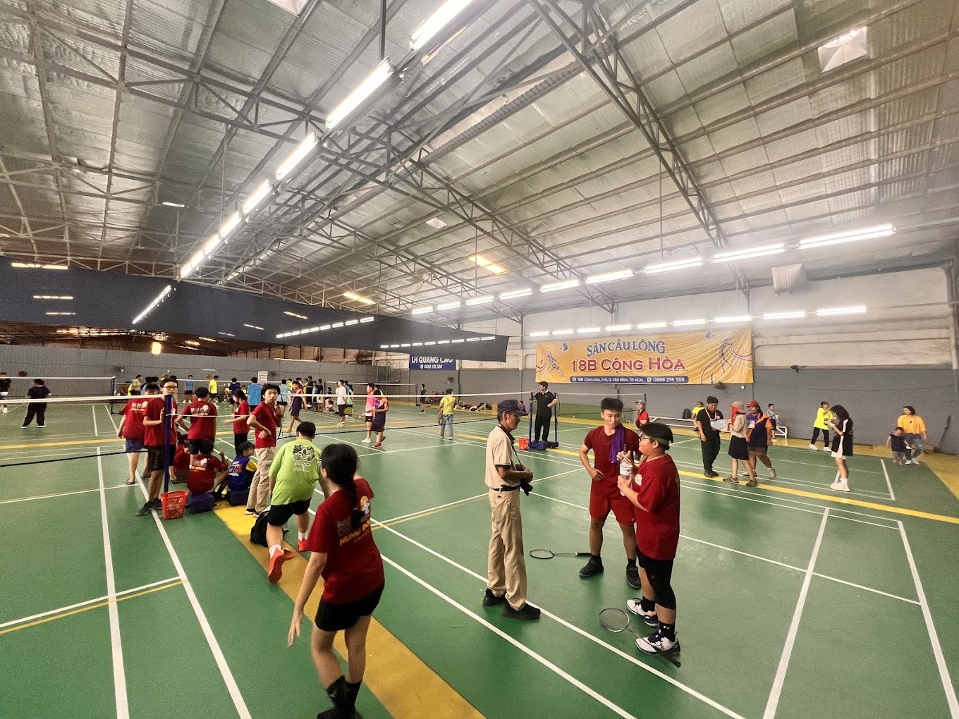 Sân Cầu Lông 18B Cộng Hòa, Tân Bình, Hồ Chí Minh