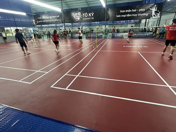 Hình ảnh bên trong sân cầu lông & Pickleball Tô Ký