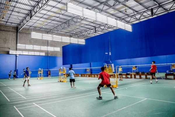 Hệ thống ánh sáng cao cấp phục vụ các buổi luyện tập cầu lông tốt nhất