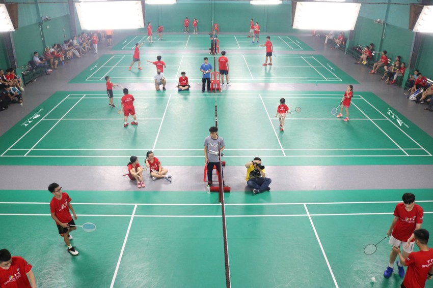 Sân cầu lông Kỳ Hoà tại quận 10 nổi tiếng với các lớp học