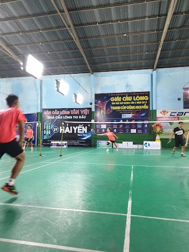 Một số hình ảnh thực tế của sân cầu lông Tân Việt