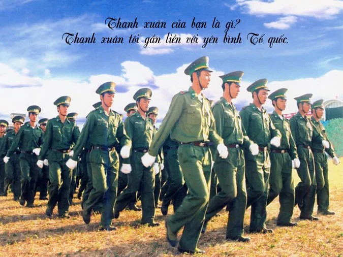 Cảnh sát phong tỏa và khám nghiệm khu vực phát hiện thi thể nạn nhân