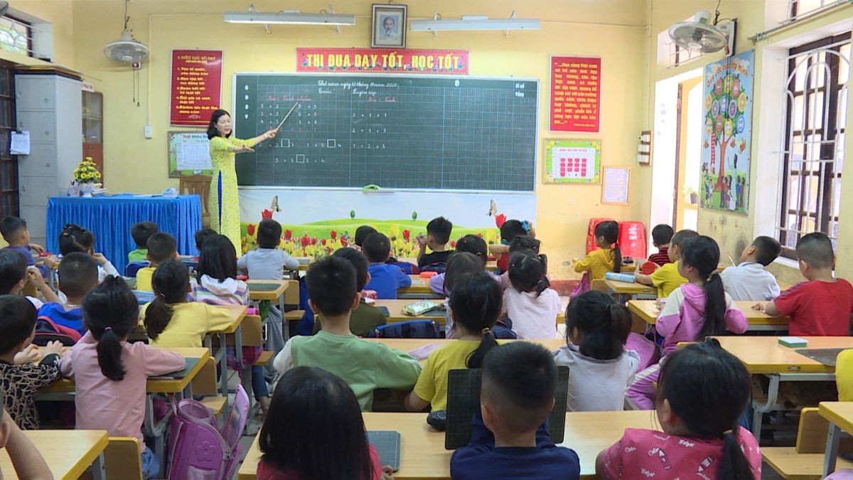 Thơ về nghề giáo ngắn 2 câu